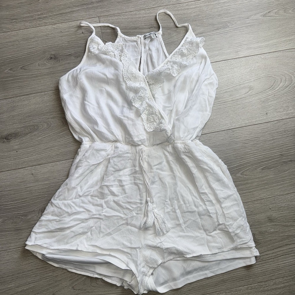 Charlotte Russe White Gauze Lace Trim Tassel Cami Romper Size M - Picture 2 of 7